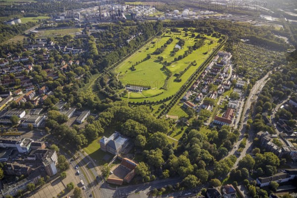 Aerial view, golf course golf club Schloss Horst and Schloss Horst in the district Horst in