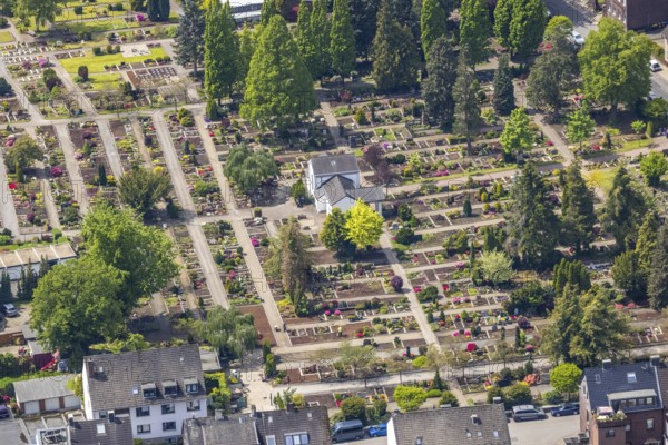 Aerial photograph, Kettwig cemetery, Kettwig, Essen, Ruhr area, North Rhine-Westphalia, Germany,