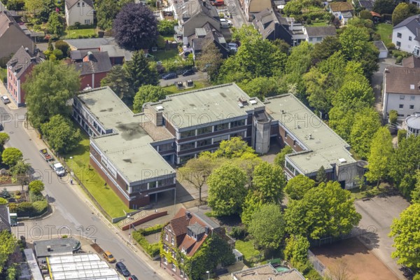 Aerial photo, Realschule Kettwig, Kettwig, Essen, Ruhr area, North Rhine-Westphalia, Germany,