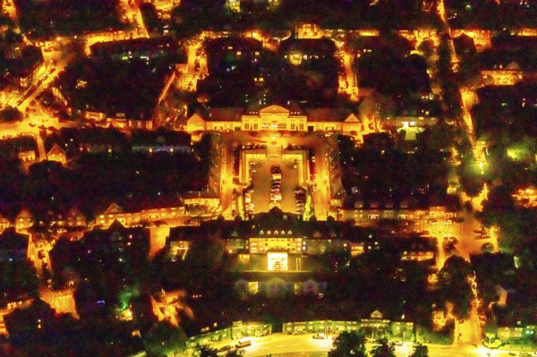 Aerial view, Kleiner Markt with Schatzgräberbrunnen, Mintrops Stadt Hotel Margarethenhöhe,