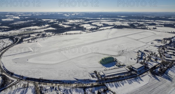 Aerial photo, Airport Essen / Mülheim in winter, Haarzopf, Essen, Ruhr area, North