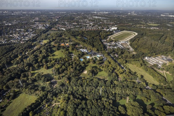 Aerial view, GelsenTrabPark trotting track and Revierpark Nienhausen in the district Feldmark in