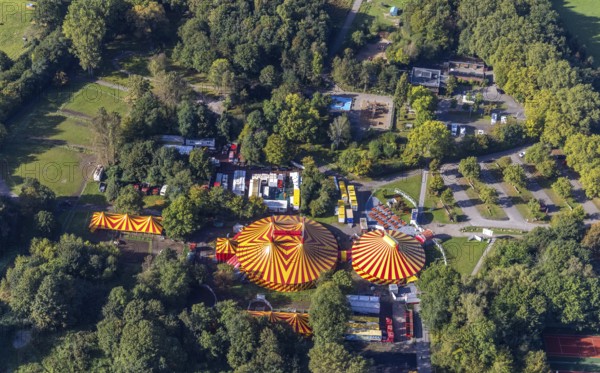Aerial view, Revierpark Nienhausen with circus in the district Feldmark in Gelsenkirchen, Ruhr