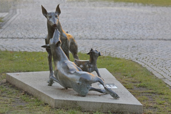 Sculpture Dobermann by Kerstin Stöckel 2019, memorial to breeder of dog breed and namesake Karl