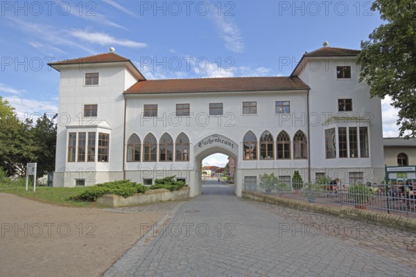 Restaurant Zum Eichenkranz, gatehouse, UNESCO, landscape park, Dessau-Wörlitz Garden Kingdom,
