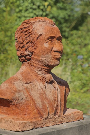 Monument to physician and doctor Johann Wilhelm Tolberg, Bust, Solepark, spa garden, Bad Salzelmen,