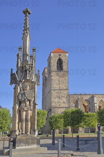 Roland and church ruins of St Nikolai, statue with sword, market square, Zerbst, Fläming,