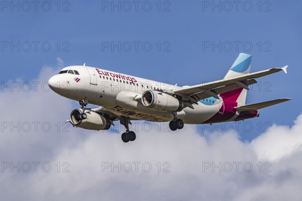 Aircraft approaching Stuttgart Airport. Aircraft registration number: D-AGWI, Eurowings, Airbus