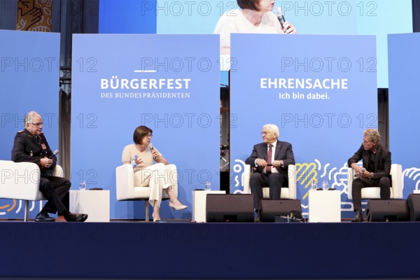Panel discussion: Karl-Heinz Banse (German Fire Brigade Association), Elisabeth Niejahr (Hertie