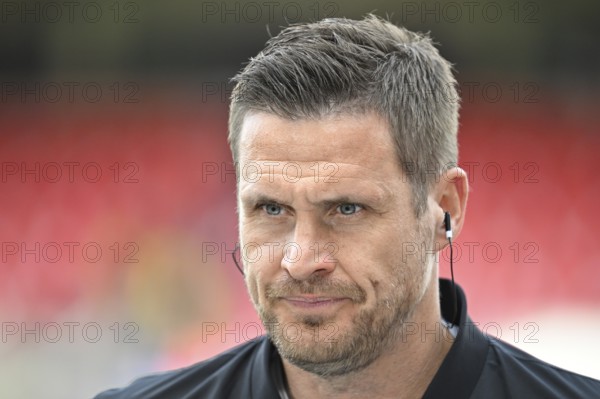 Sports Director Sebastian Kehl Borussia Dortmund BVB Portrait Interview Microphone Voith-Arena,