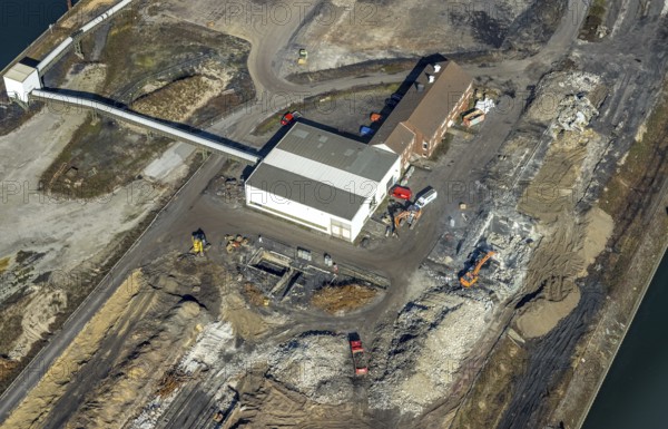 Aerial view, Duisburg harbour, coal island, Duisport, Rhine-Herne Canal, Ruhr, Ruhrort, Duisburg,