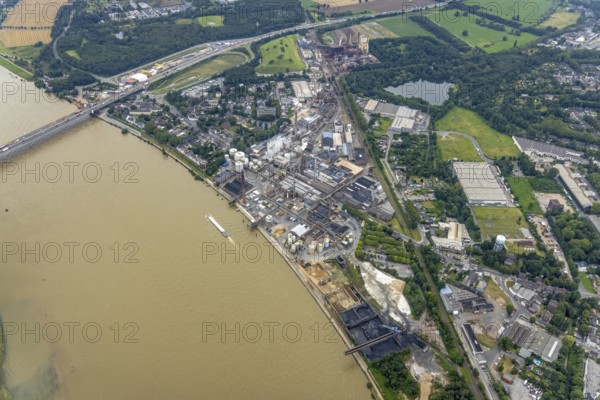 Aerial view, Rheinufer Essenberg, commercial area Duisburger Straße, coal storage on the river