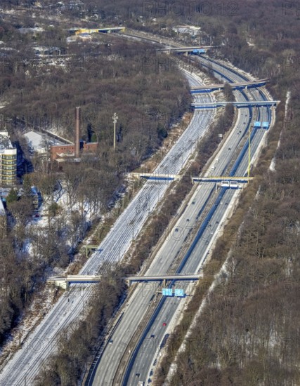 Aerial view, motorway A3 and railway line parallel, Neudorf, Duisburg, Ruhr area, North