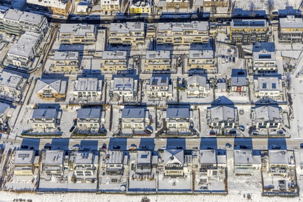 Aerial view, snow-covered residential buildings at Phoenix Lake, Hörde, Dortmund, Ruhr area, North