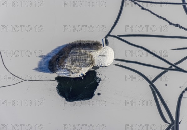 Aerial view, snow-covered island with trees in Phoenix Lake, Hörde, Dortmund, Ruhr area, North