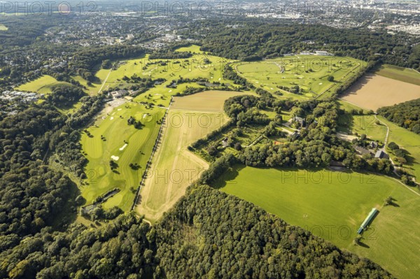Aerial view, golf course Düsseldorf-Grafenberg in the district Ludenberg in Düsseldorf, Rhineland,