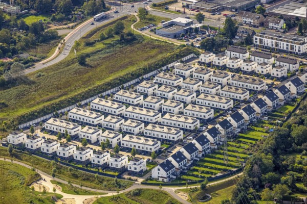 Aerial view, terraced houses single-family houses residential area Unter der Mühle in the district