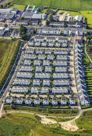 Aerial view, terraced houses single-family houses residential quarter Unter der Mühle in the