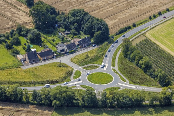 Aerial view, new roundabout for the development of the L821n road at Lünener Straße in Oberaden,