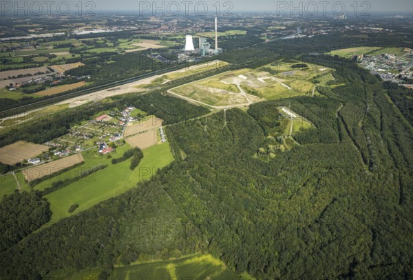 Aerial view, Großes Holz spoil tip with Adener Höhe and Bergkamen mine in Weddinghofen, Bergkamen,