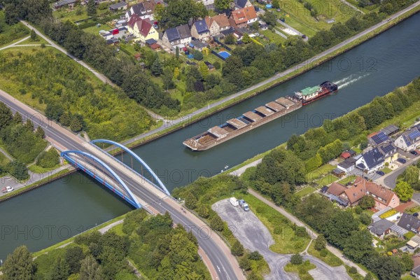 Aerial view, cargo ship on the Datteln-Hamm canal at the Werner Straße bridge in Rünthe, Bergkamen,