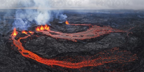 Volcanic eruption, Sundhnúkur crater chain, near Grindavik, Reykjanes Peninsula, Southwest Iceland,