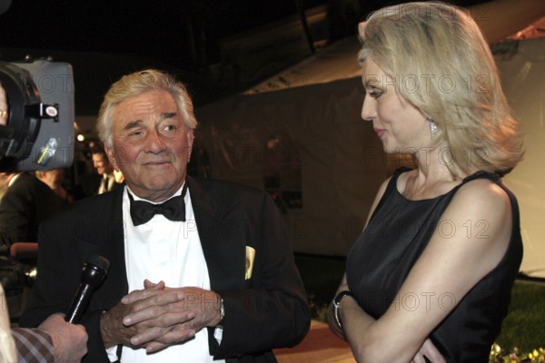 Peter Falk and Shera Danese at the the 2nd Annual Guardian IDA Awards fundraiser held at Paramount