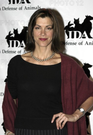 Wendie Malick at the the 2nd Annual Guardian IDA Awards fundraiser held at Paramount Studios in