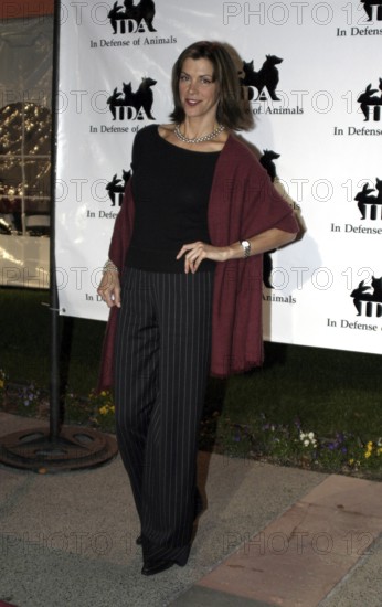 Wendie Malick at the the 2nd Annual Guardian IDA Awards fundraiser held at Paramount Studios in
