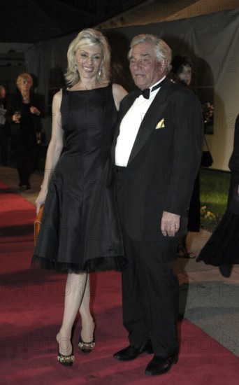 Peter Falk and Shera Danese at the the 2nd Annual Guardian IDA Awards fundraiser held at Paramount