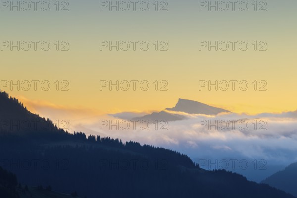 View from the Furkajoch to the Hoher Ifen, mountain peak above the sea of fog, dawn, dawn, autumn,