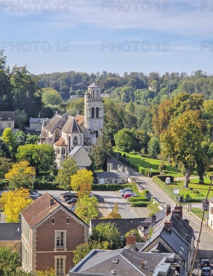 High-angle view of the charming town of Pierrefonds with view to the historic Eglise Saint-Sulpice.