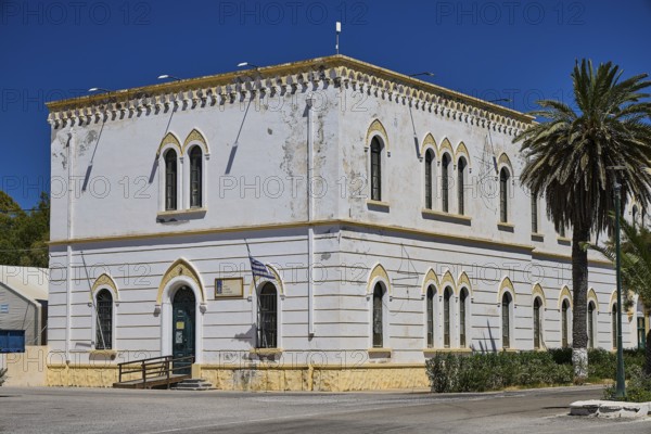 Marine Administration, Caserma Marina 1930, Today Municipal Administration, Classic white building
