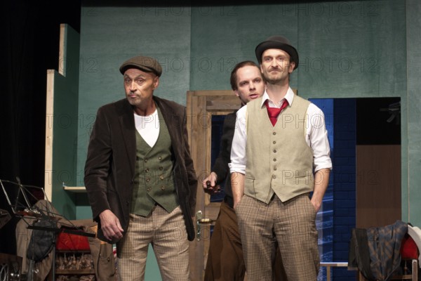 Silvio Hildebrandt (Dr Courtenay), Thilo Herrmann (Prof Marcus), Henning Wolff (Louis Harvey),
