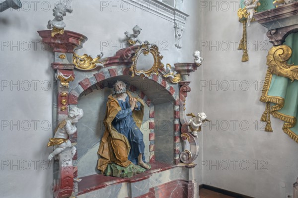 Church of St Gallus and Ulrich, niche with statue of saint and putti, Kisslegg, Allgäu,