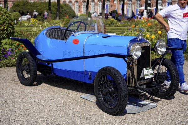 Oldtimer Classic, Gala International Concours d'Elegance Schwetzingen 2025, Germany, Europe, A blue