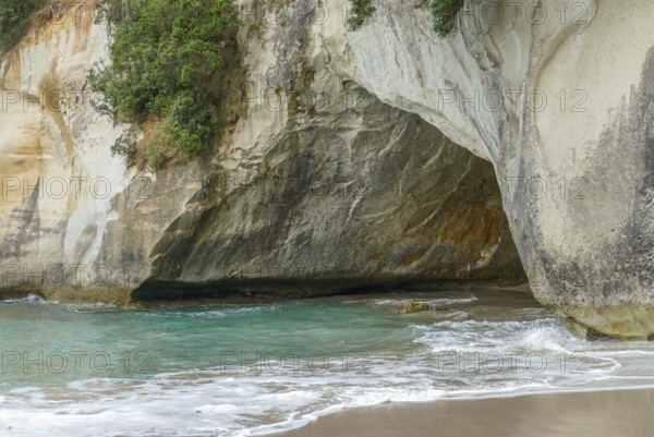 Rock arch at Cathedral Cove in the southern part of Mercury Bay on the Coromandel Peninsula at the