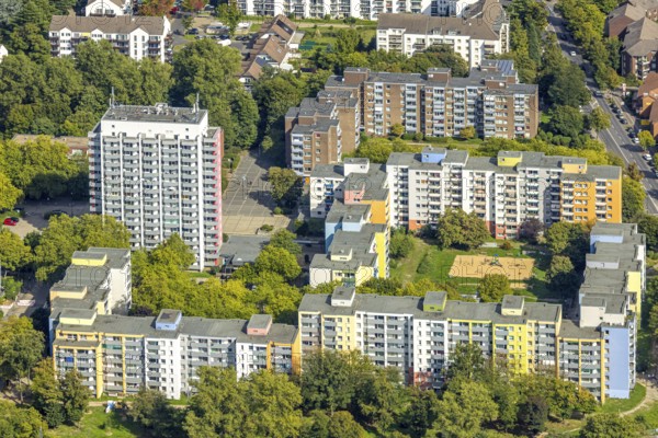 Aerial view, high-rise estate terraced houses Fürstenberger Straße, coloured house facades,