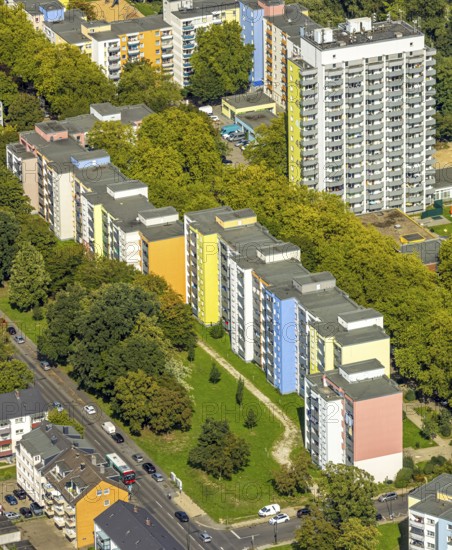 Aerial view, high-rise estate terraced houses Fürstenberger Straße, coloured house facades,