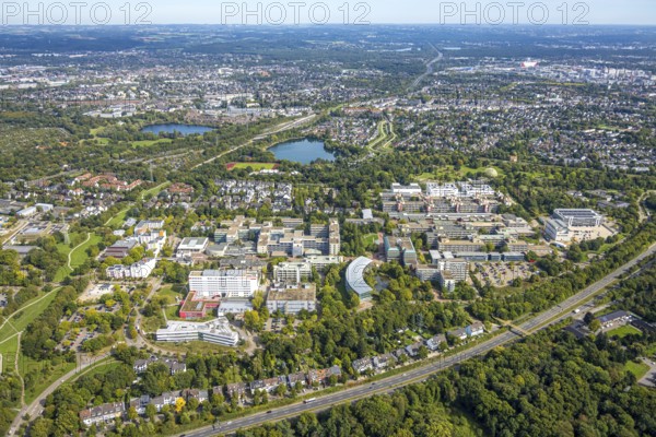 Aerial view, Heinrich-Heine University, view to the Deichsee and Unisee, Bilk, Düsseldorf, Ruhr