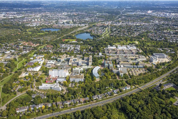 Aerial view, Heinrich-Heine University, view to the Deichsee and Unisee, Bilk, Düsseldorf, Ruhr