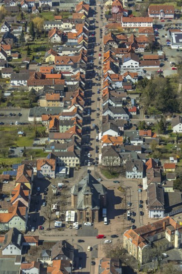 Aerial view, town church with church square and Bahnhofstraße, Große Allee, Eichenallee, Bad