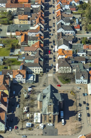 Aerial view, town church with church square and Bahnhofstraße, Große Allee, Eichenallee, Bad