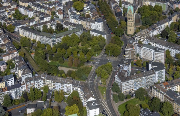 Aerial view, park and street crossing Prinz-Georg-Straße with Vagedesstraße, bus stop D-Schloss