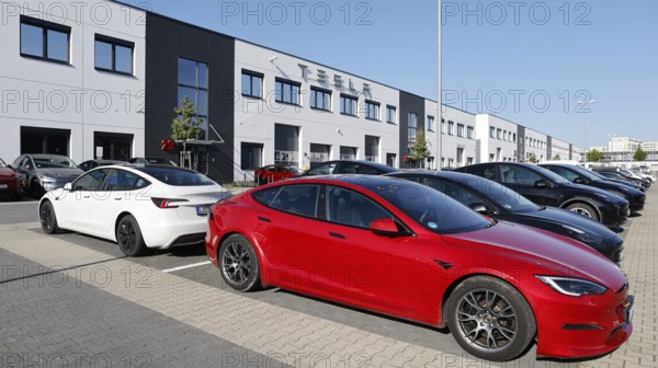 Tesla vehicles parked at the Tesla Centre Berlin Schönefeld, 28.09.2025, Schönefeld, Brandenburg,