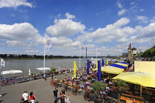 Rheinuferpromenade, Bar Cafe Terrasse am Rhein, Düsseldorf, Rhineland, North Rhine-Westphalia,