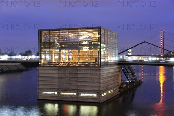 Modern architecture at the commercial harbour, Medienhafen, Düsseldorf, Rhineland, North