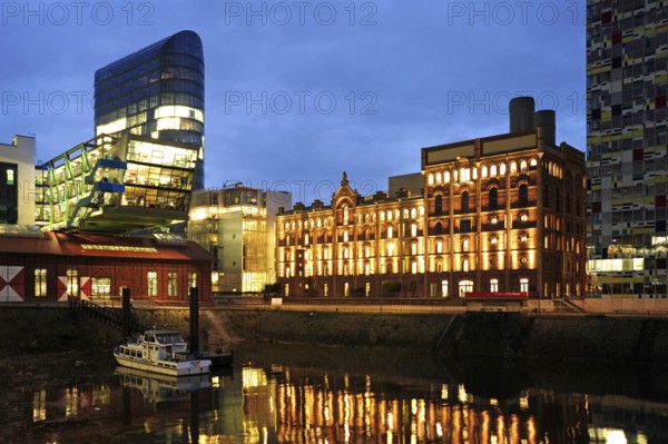 Modern architecture at the commercial harbour, Medienhafen, Düsseldorf, Rhineland, North