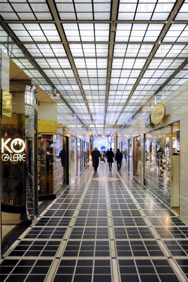 Kö-Karree, a passageway to the Kö-Galerie shopping centre on Königsallee, Düsseldorf, Rhineland,