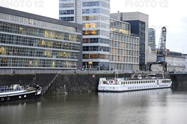 Boats in the customs harbour, modern architecture at the Media Harbour, Düsseldorf, Rhineland,